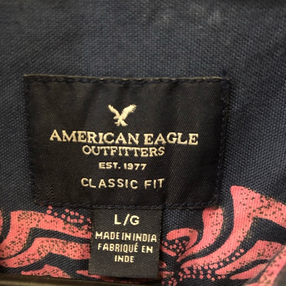 Men’s navy vintage American Eagle short-sleeve button down. Wood buttons. - Picture 5 of 7